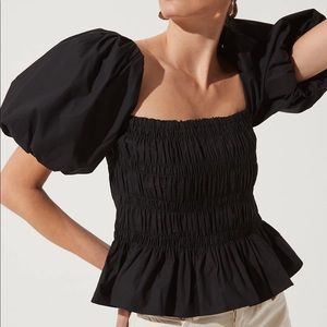 ASTR the label Savina Bubble Sleeve Top black. NWOT!